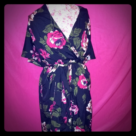 Black with flower print dress open front - Picture 1 of 4